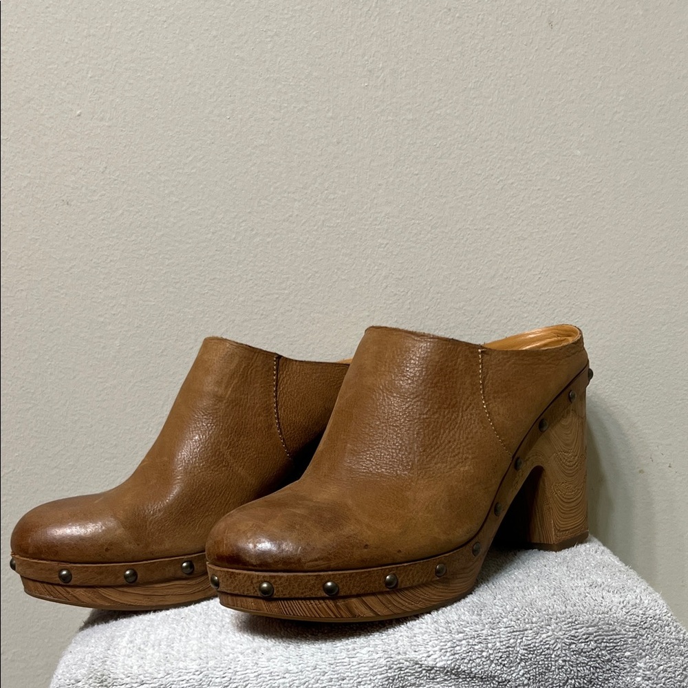 Kork-Ease Tan Leather Studded Mules